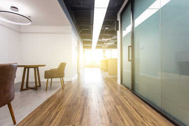 A modern irodák titka a jó padló