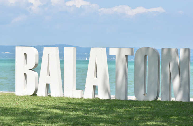 Balaton-ingatlanárak